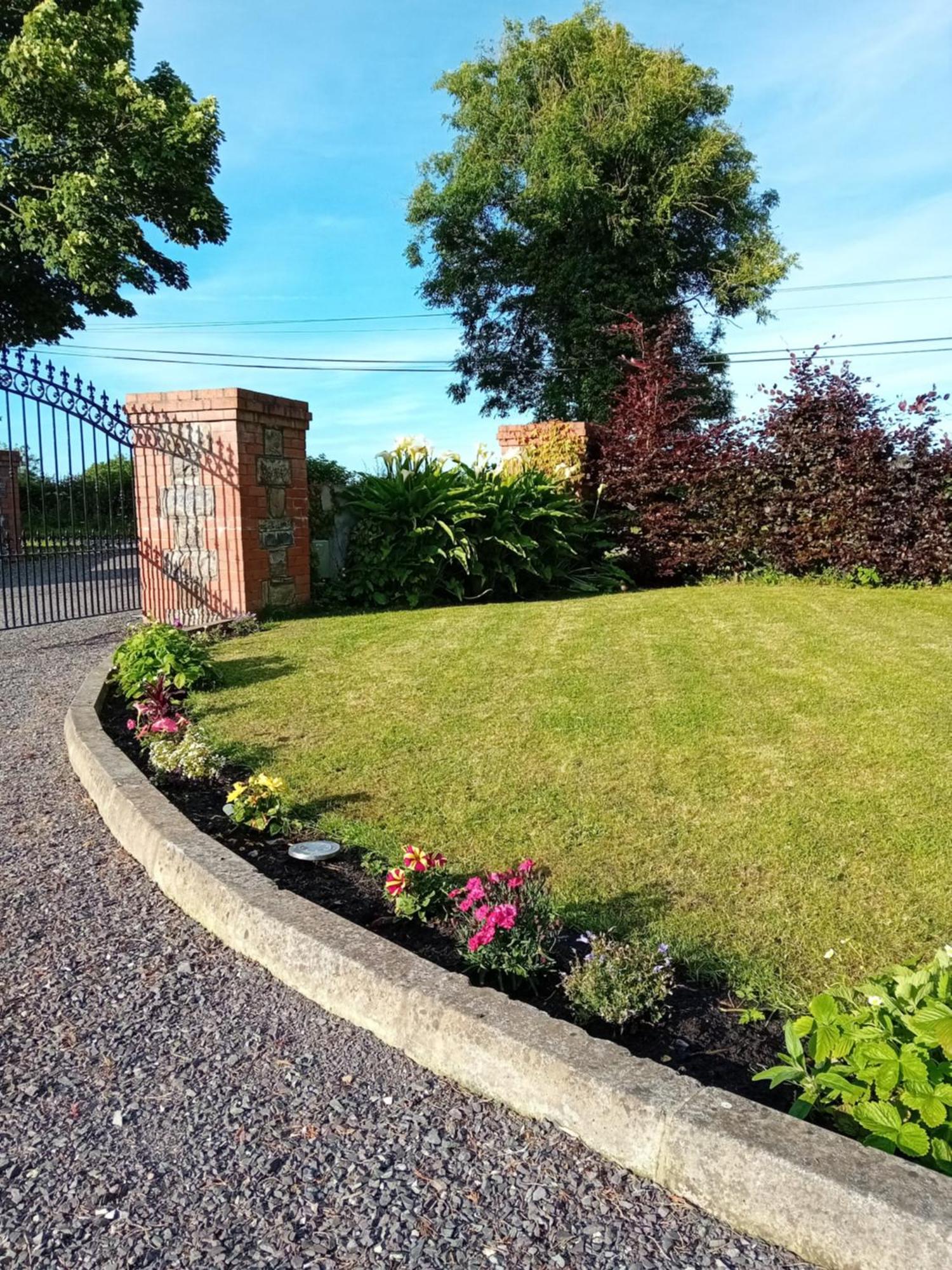White Quarry House Apartment Navan Bagian luar foto